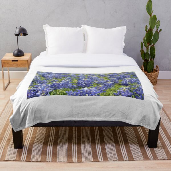 Artikelvorschau, Texas Bluebonnets entworfen und verkauft von BlessItAllTees.