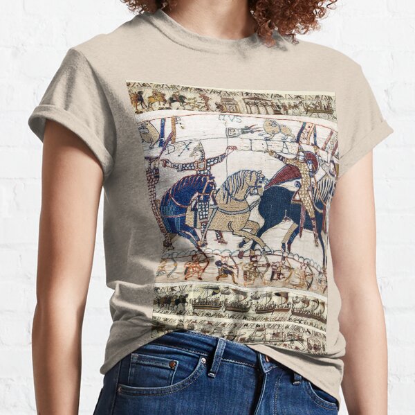 EL TAPIZ DE BAYEUX, BATALLA DE HASTINGS, CABALLEROS NORMAN A CABALLO Camiseta clásica