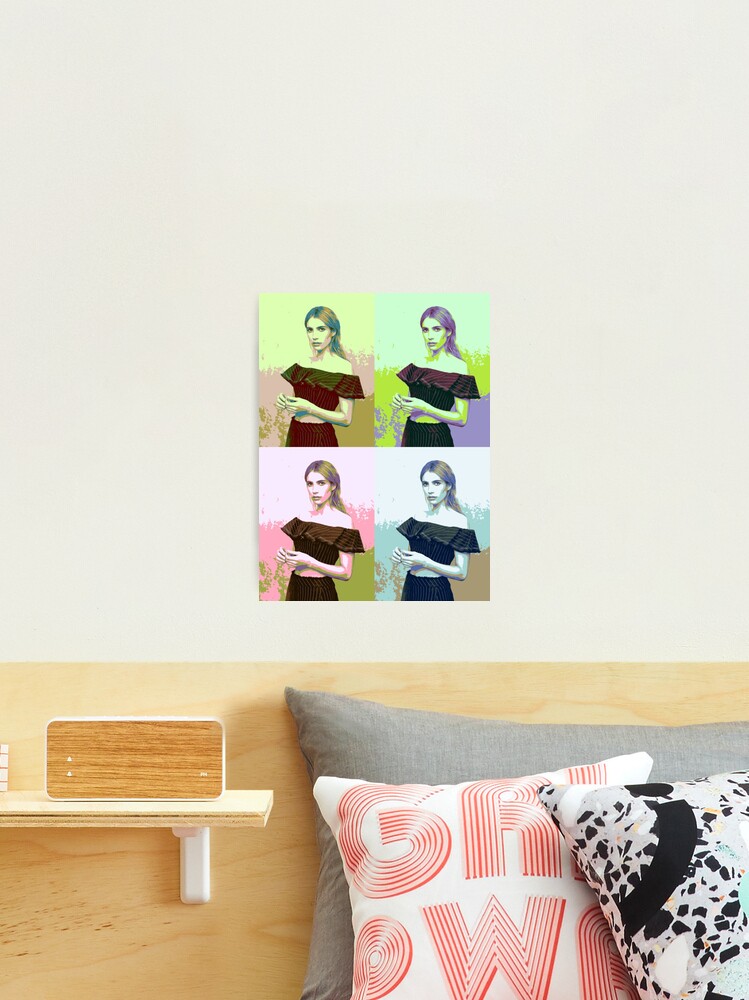 Aperçu 2 sur 3. Impression photo avec l'œuvre Emma Roberts Pop Art créée et vendue par HarryBull.
