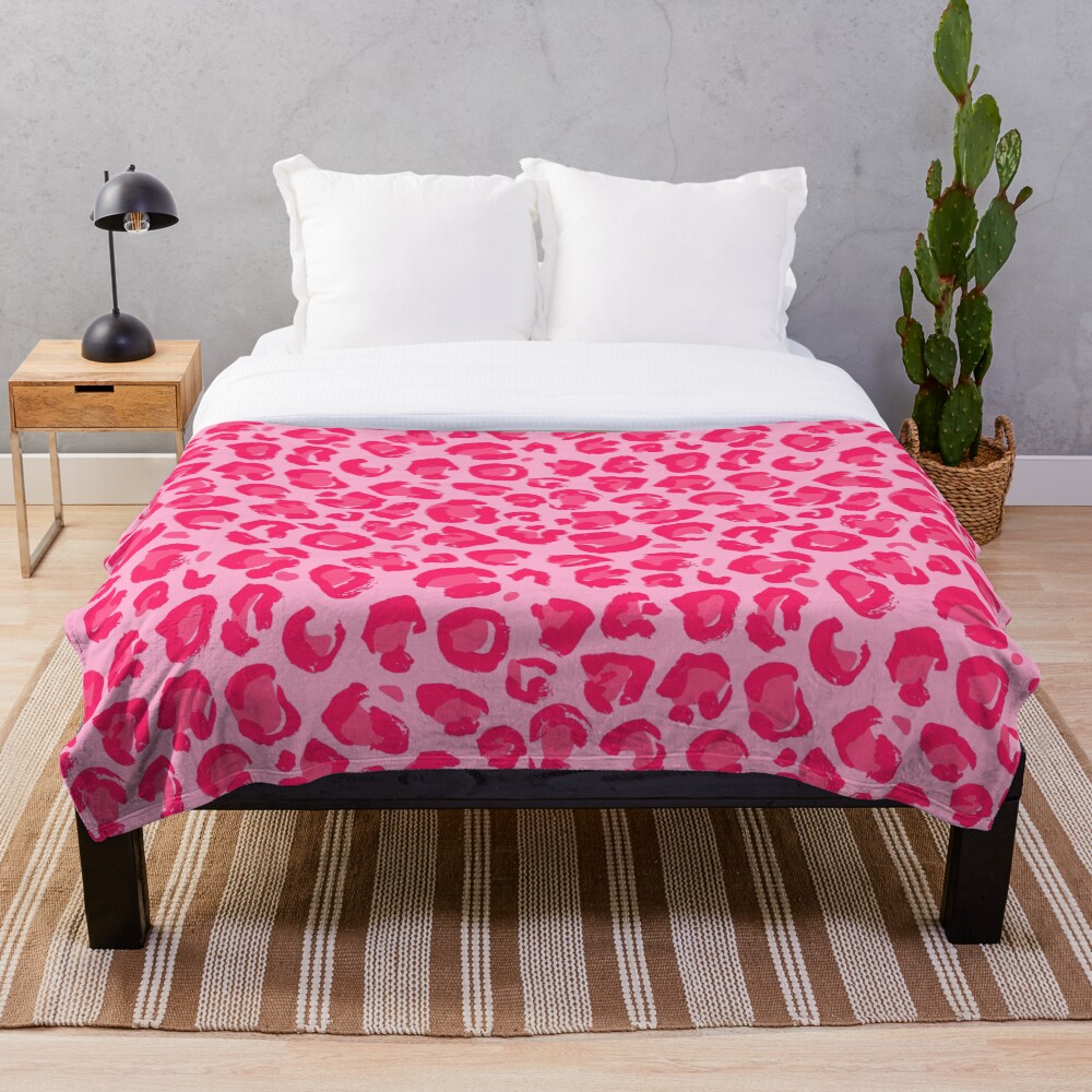 "Pink cheetah print pattern" Throw Blanket by CCOutlet Redbubble