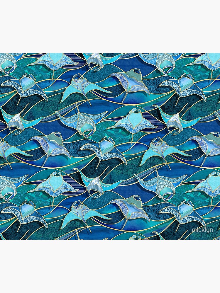 Imagen 6 de 6, Manta con la obra Mantarrayas patchwork en zafiro y azul turquesa, diseñada y vendida por micklyn.