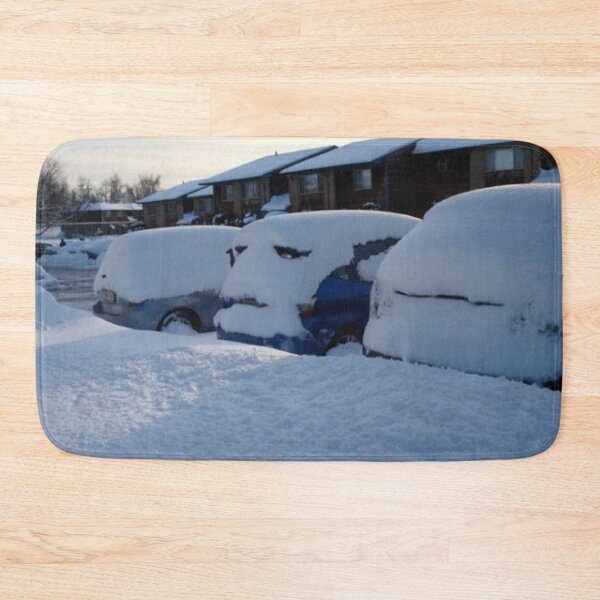 Artikelvorschau, AUTO MIT SCHNEE WÄHREND DER WINTERSAISON ALL WHITE entworfen und verkauft von findsbyjune374.