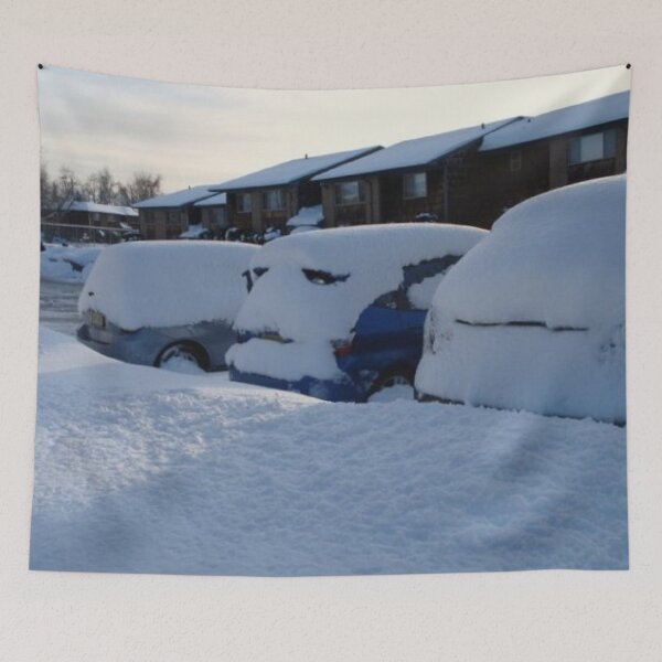 Artikelvorschau, AUTO MIT SCHNEE WÄHREND DER WINTERSAISON ALL WHITE entworfen und verkauft von findsbyjune374.