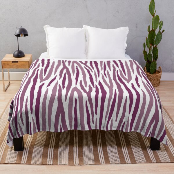 Artikelvorschau, Auberginen Lila Zebrastreifen-Druck aus der Fancy Floral Zebra Collection II entworfen und verkauft von CJAura by Claire Jane Johnson.