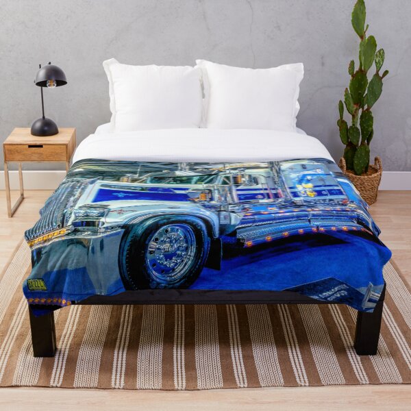 Max Chrome! Throw Blanket