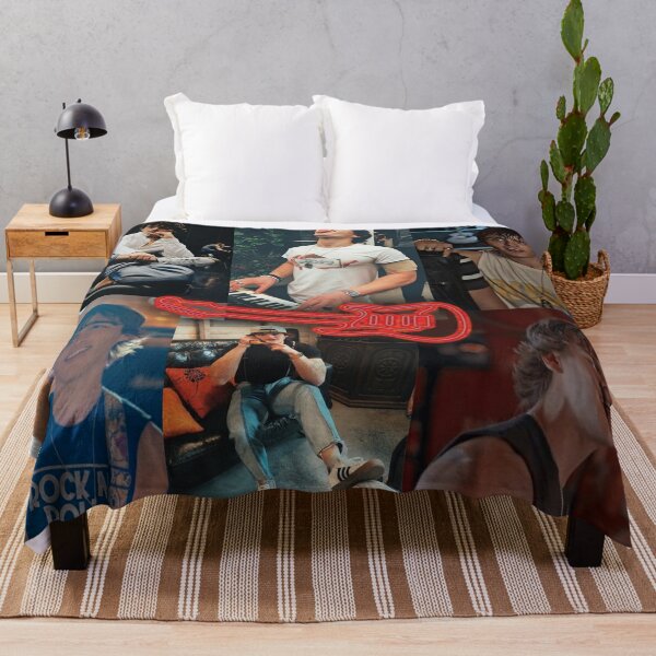 Ryan Reynolds Soft and Comfortable Warm Fleece Blanket for Sofa, Bed,  Office,Car Camp Beach Blanket Throw Blankets