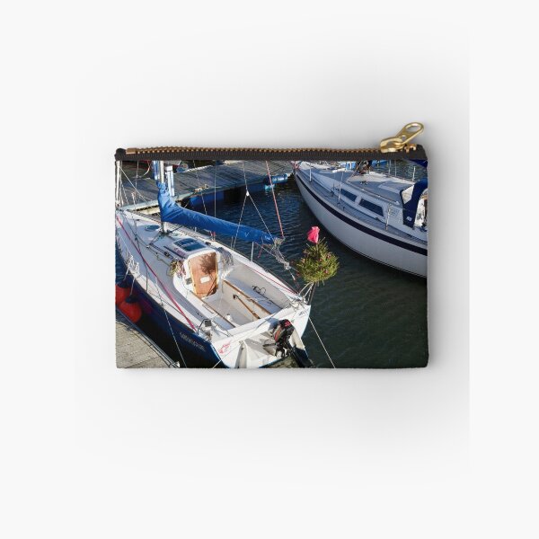 Artikelvorschau, Festive boat. entworfen und verkauft von John (Mike) Dobson.