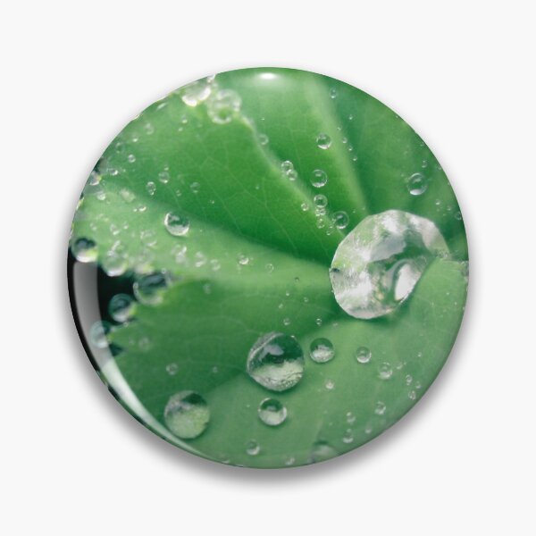 Artikelvorschau, Geranium Leaf mit Wasser entworfen und verkauft von dguzmanmeyer.
