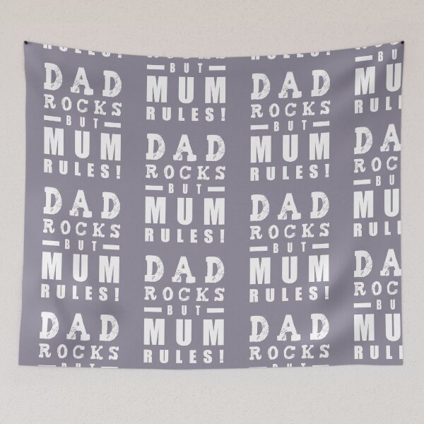 Artikelvorschau, Papa rockt, aber Mama regiert Babypartygeschenk entworfen und verkauft von CareShare Design.