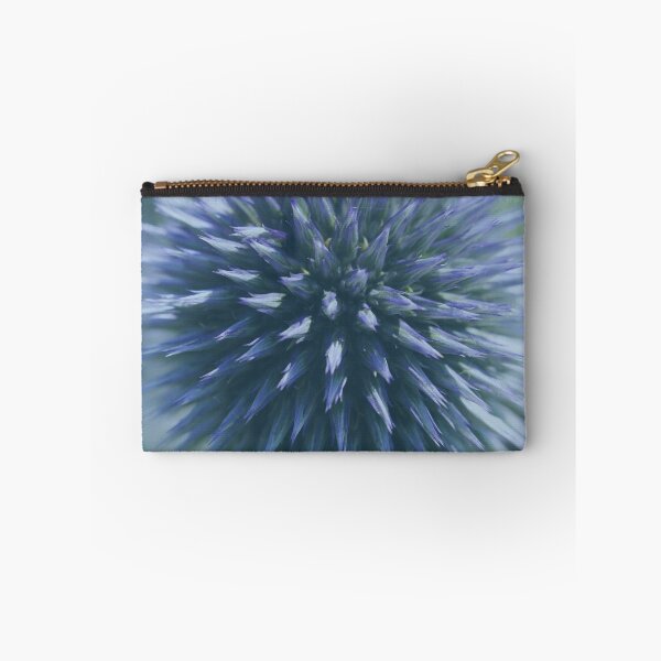 Artikelvorschau, Kugel Blume Zierlauch Blüten Blau Schilfton Farbtrend2021 Floral Graublau entworfen und verkauft von Forestia.