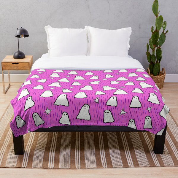 Ghosts and Sparkles Halloween Pattern on Pink Throw Blanket