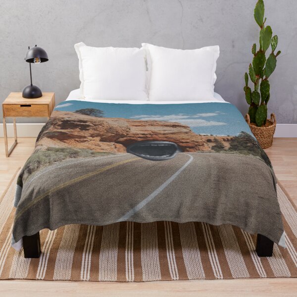 Item preview, shouting into the tunnel designed and sold by artatsunrise.