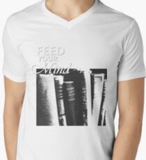 ALTE BÜCHER T-Shirt mit V-Ausschnitt