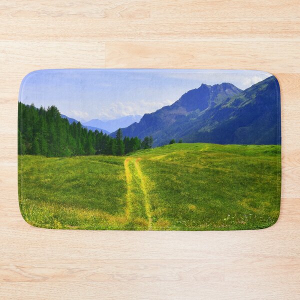 Item preview, Toute une collection de vraies photos de nature verte et montagne dans les Alpes italiennes suisses. Découvrez le reste! designed and sold by Delicious Design ⭐⭐⭐⭐⭐.