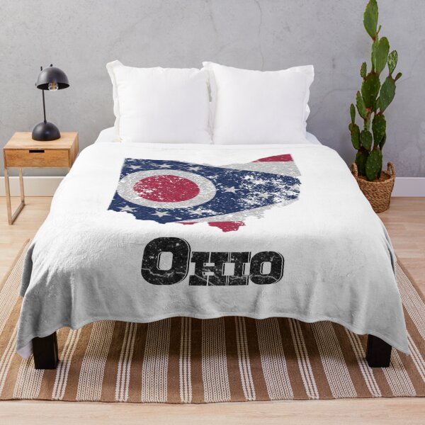 Artikelvorschau, Vintage Ohio State Shirt entworfen und verkauft von ElevenGraphics.