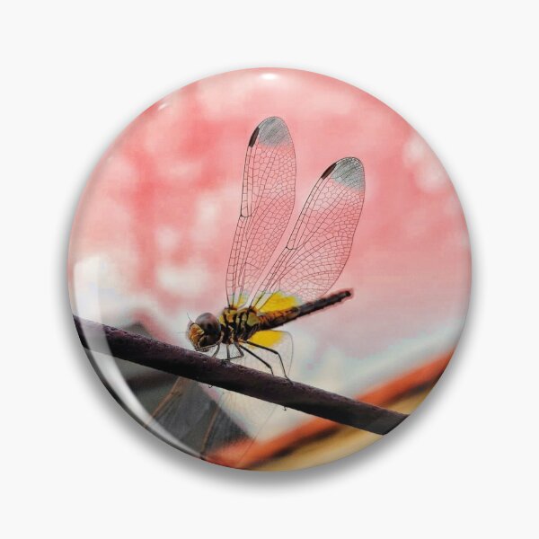 Artikelvorschau, Dragon Fly und Pink SKy entworfen und verkauft von Indra Agrawal.