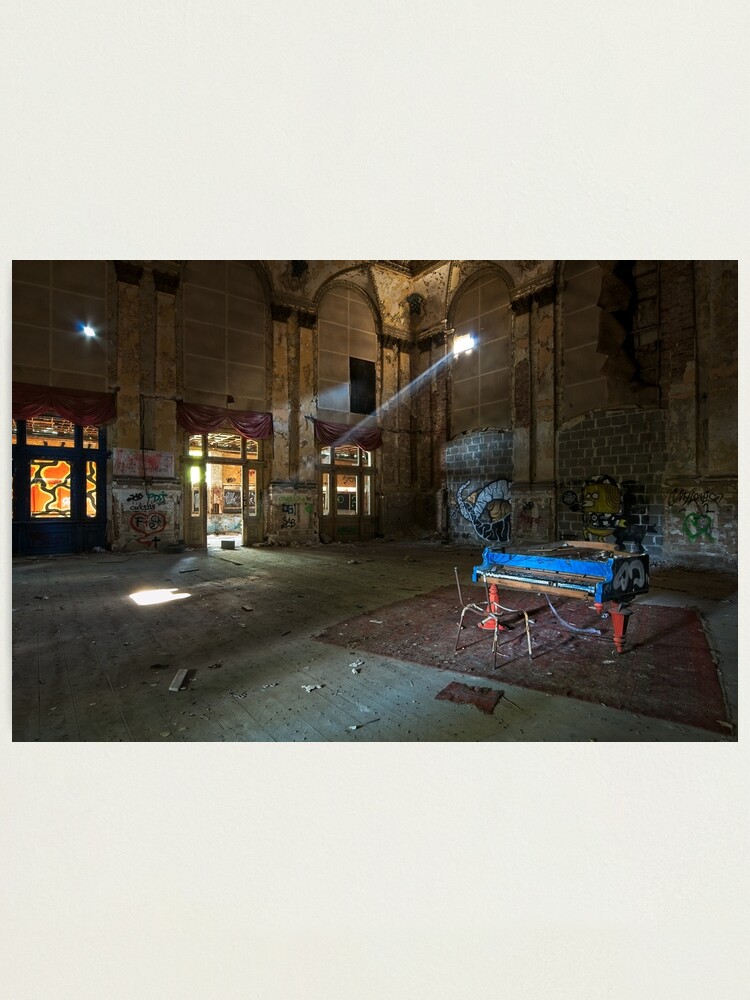 Alternate view of The last play Photographic Print