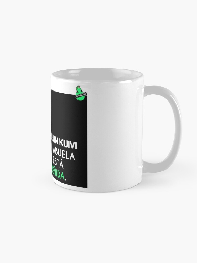 Vista alternativa de Taza de café Frase nutricionista "Dale un kuivi a tu abuela que está estreñida"
