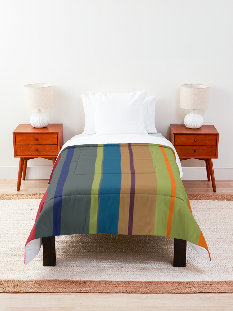 Alternate view of Playful lines Comforter