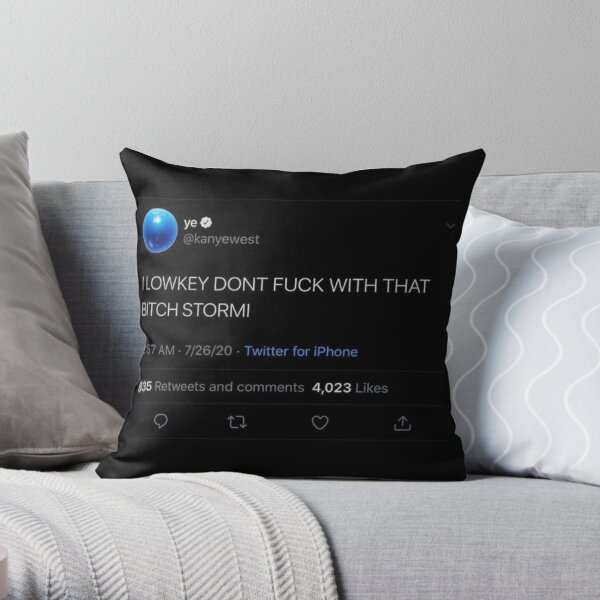 Kanye Tweet Coussin