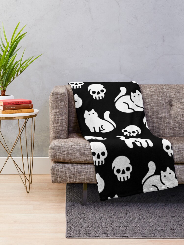 Disover Cats and Skulls Pattern Throw Blanket