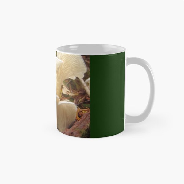 Aperçu de l'œuvre Majesté de champignons huîtres créée et vendue par TidalWeave.