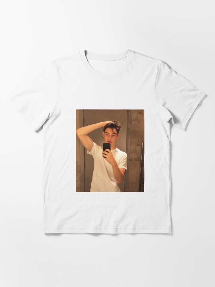 Louis Partridge Fan Art Essential' Unisex Baseball T-Shirt