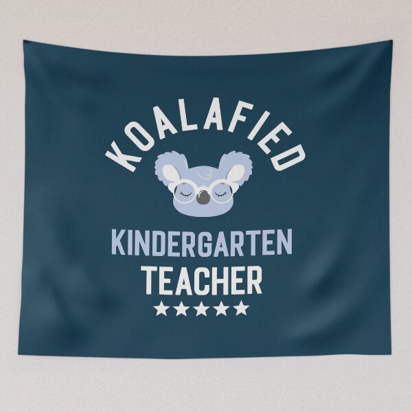 Aperçu de l'œuvre Koalafied Kindergarten Teacher - Funny Gift Idea for Kindergarten Teachers créée et vendue par betternotes.