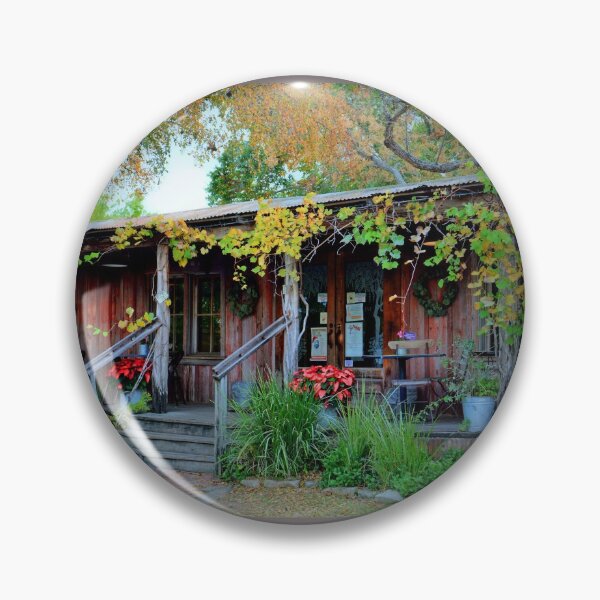 Artikelvorschau, Die Grapevine Texas Wine Bar entworfen und verkauft von Savannah Gibbs.