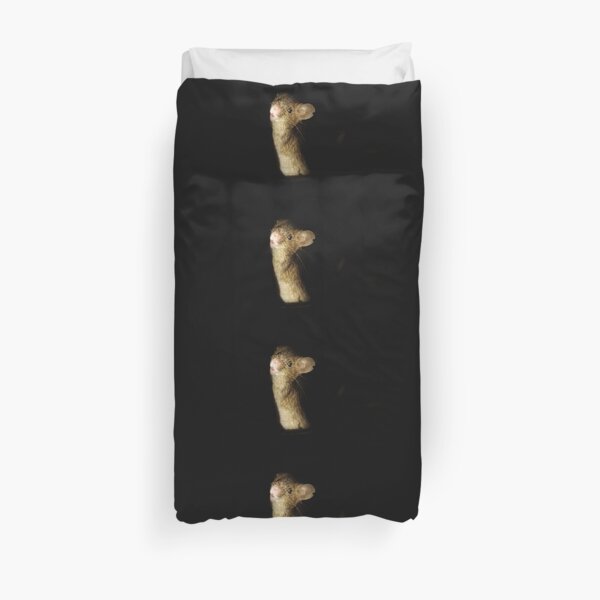 posing mouse Duvet Cover