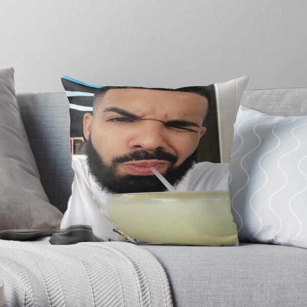 B Drake ZP606 Bs Shell Throw Pillow 22 x 22 in.