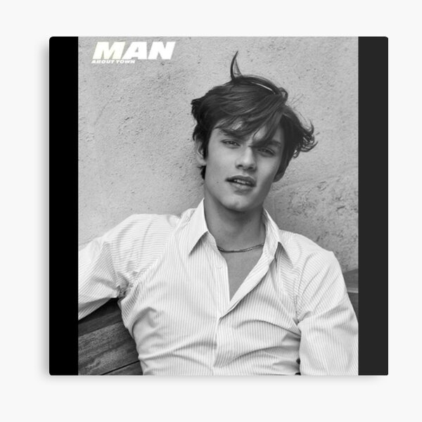 Aperçu de l'œuvre  Louis Partridge Modeling Pictures créée et vendue par tracynguyen23.