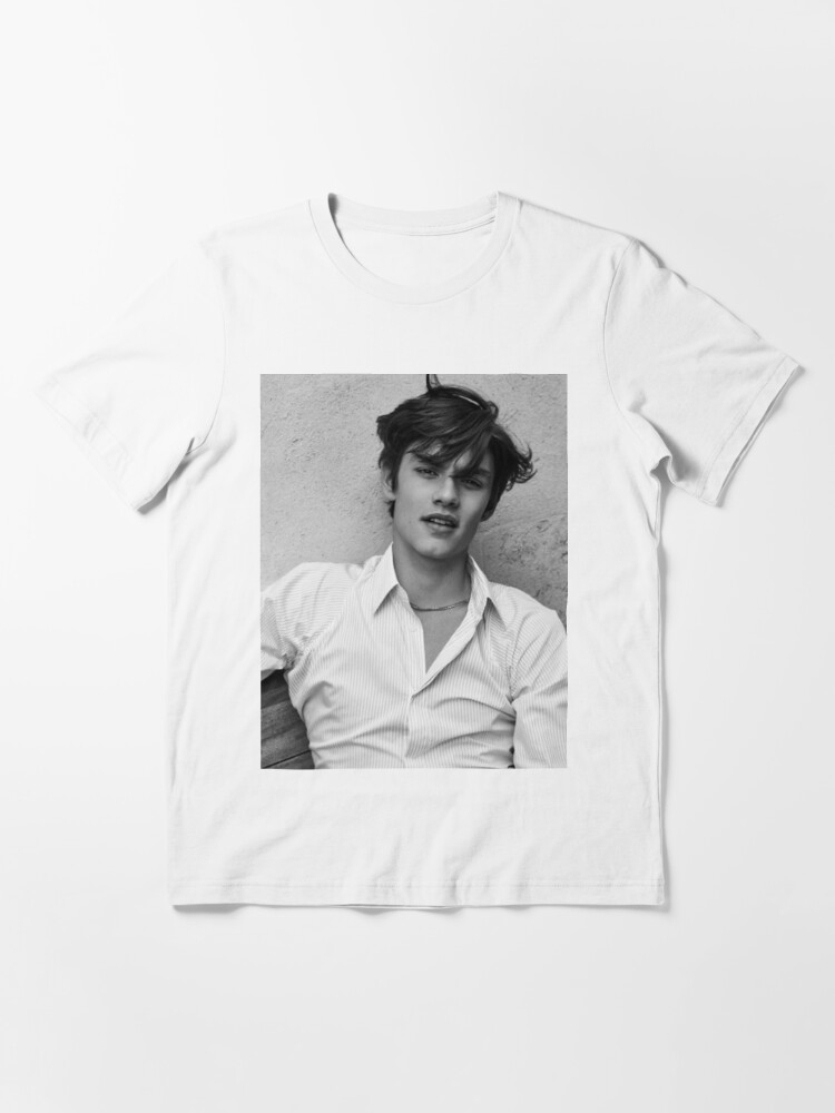 Louis Partridge Fan Art Essential Men's T-Shirt