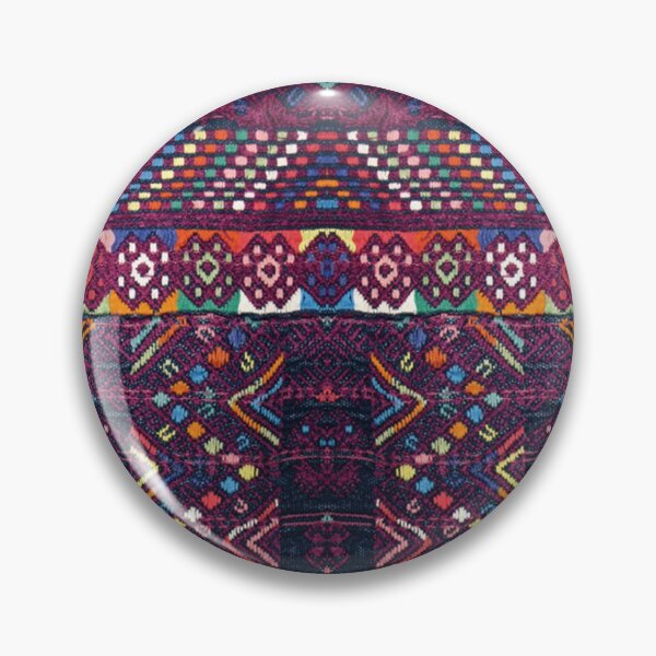 Aperçu de l'œuvre Guipil violet à motif maya créée et vendue par KatunMayaDesign.