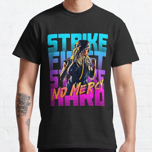 Cobra kai 2021 fille de karaté T-shirt classique