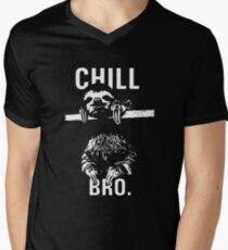 Camiseta para hombre de cuello en v Sloth. Chill Bro