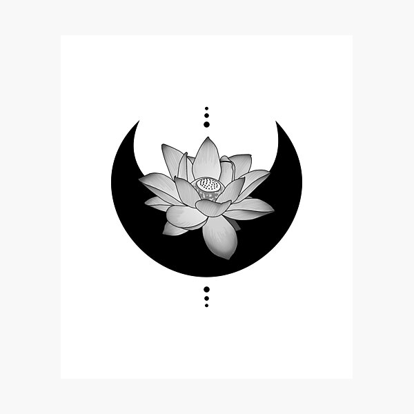 Lámina fotográfica «Luna negra con flor de loto, tatuaje de yoga  espiritual» de Koalaslifestyle | Redbubble