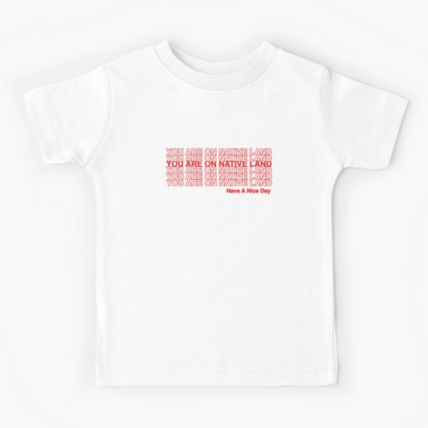 Vista previa del artículo con la obra «ESTÁS EN TIERRA NATIVA.», diseñado y vendido por Skidskunx.