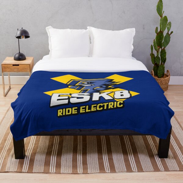 Artikelvorschau, Fahren Sie elektrisch. Esk8. entworfen und verkauft von SilverFoxStore.