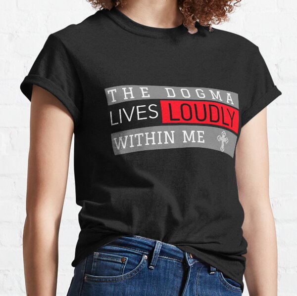 Vista previa del artículo con la obra «El dogma vive fuerte dentro de mi», diseñado y vendido por dreamofdenim.