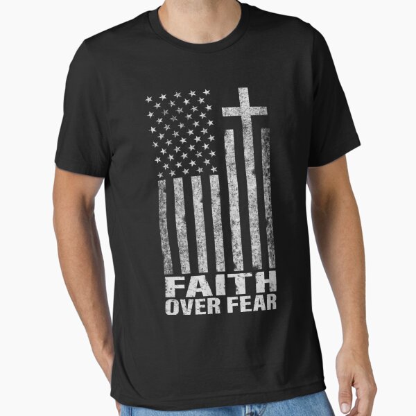 Vista previa del artículo con la obra «Faith Over Fear Cool Christian Flag Cruz para hombres mujeres niños», diseñado y vendido por AntioneCrews.