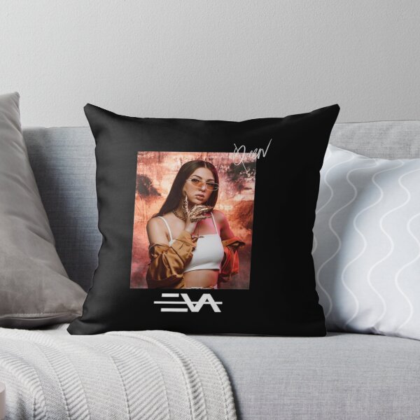Eva Queen Coussin