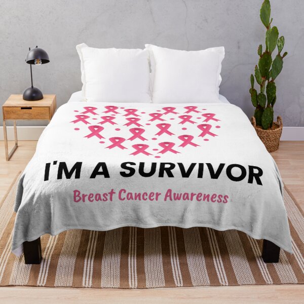Aperçu de l'œuvre Ruban rose, je suis un survivant, T-shirt de sensibilisation au cancer du sein créée et vendue par Happy-PrintZ.