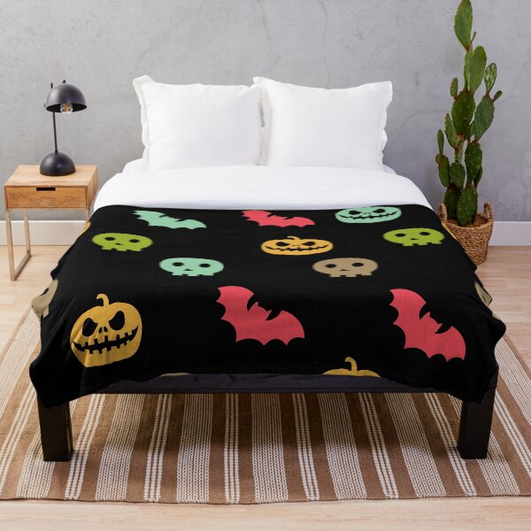 Aperçu de l'œuvre Motif multicolore d'Halloween créée et vendue par ZesTee Apparel.