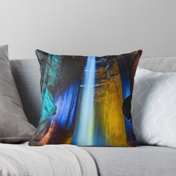 Artikelvorschau, Ruby Falls Wasserfall Tennessee entworfen und verkauft von Tee247.