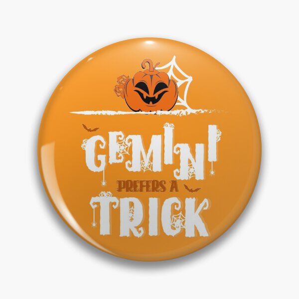 Artikelvorschau, Zwillinge bevorzugen einen Trick Halloween Design entworfen und verkauft von Violetsun11.