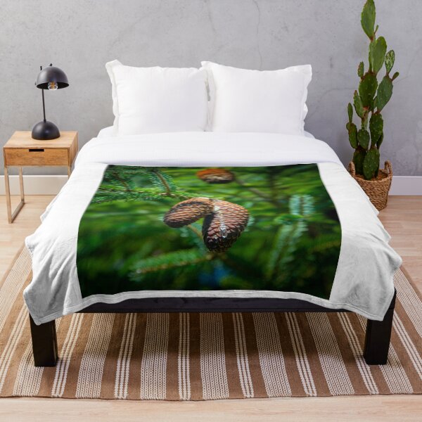 Item preview, Goteo de resina sobre piñas designed and sold by Papermouse.