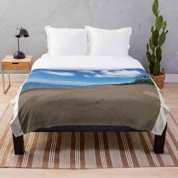 Item preview, Vida en la playa de Nelly Bay designed and sold by MickAndoDesigns.