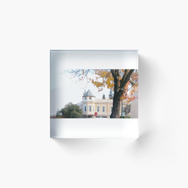 Aperçu de l'œuvre Beau bâtiment en automne créée et vendue par Ayadsan.
