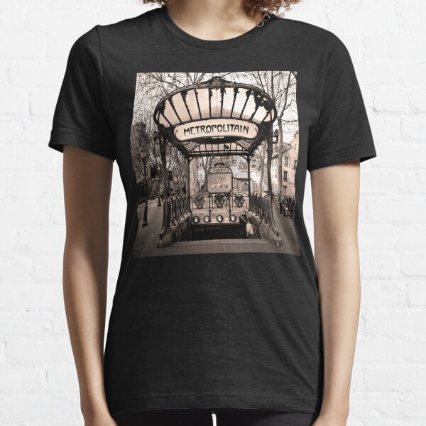 Paris Metro Underground Train Station Metropolitain Sign Essential T-Shirt